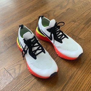 Nike EPIC REACT FLYKNIT Running Shoes